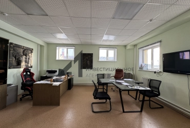 Офис кабинетного типа с парковкой 
